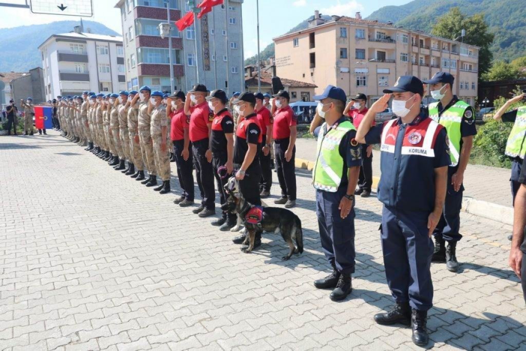 Afet Bölgesinde Görev Yapan Jandarma ve AFAD Personeline Teşekkür Belgesi Verildi 13 afet bilgitakipet6565