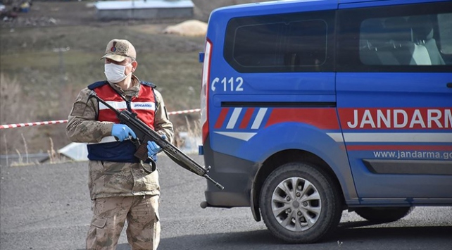 İzmir'de Bir Otomobilden 173 Adet Tarihi Eser Çıktı 2 Suçluların Korkulu Rüyası Jandarma Dedektifleri: JASAT