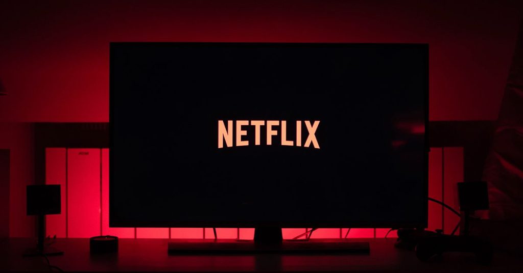 Netflix CEO'su Dave Chappelle ve Ricky Gervais'i savunuyor, %75 hisse senedi çöküşünü "korkunç" olarak nitelendiriyor