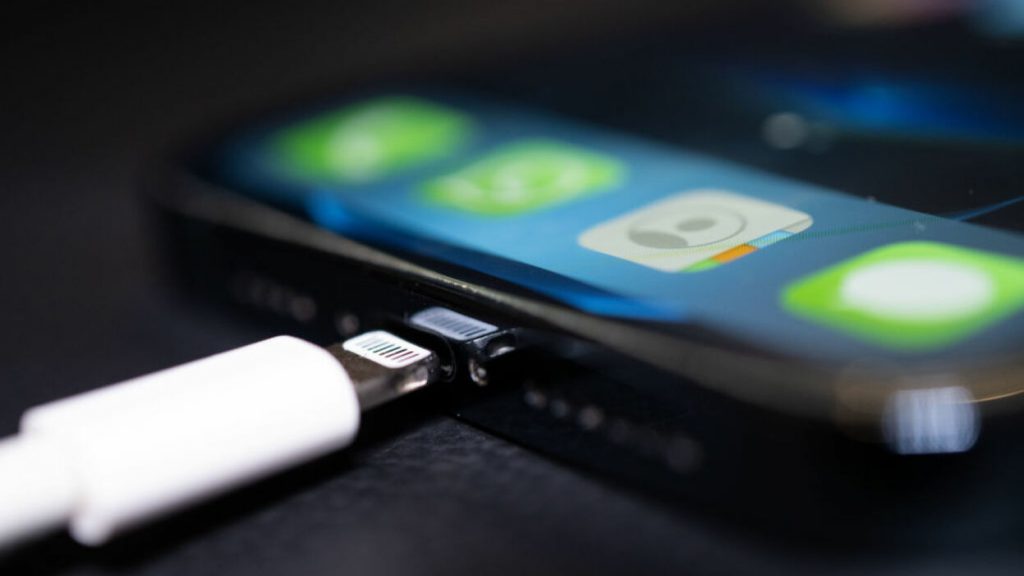 AB, Apple dahil her telefon üreticisinin aynı şarj bağlantı noktasına sahip olmasını istiyor 5 sarz bilgitakipet
