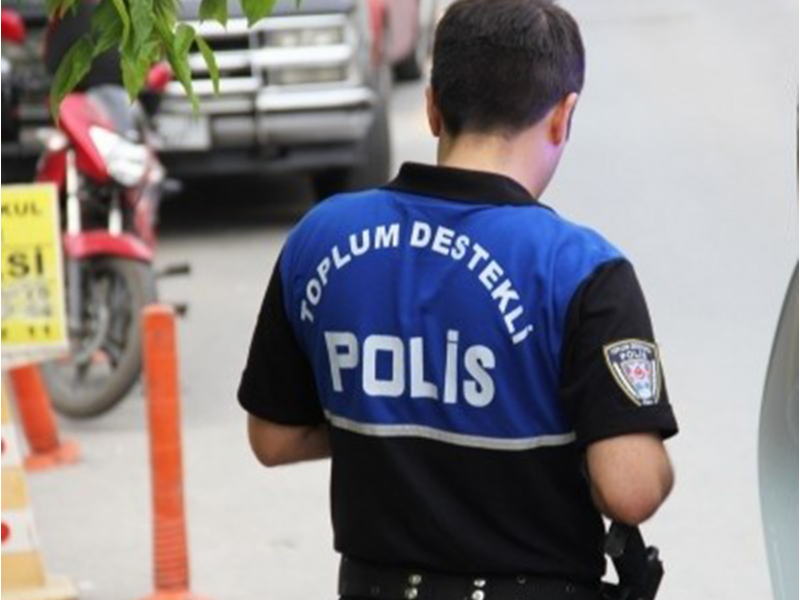 Adana'da Toplum Destekli Polislik Projesi Kapsamında Polis Liseli Kızlarla Heyecan Dolu Voleybol Maçı Yaptı