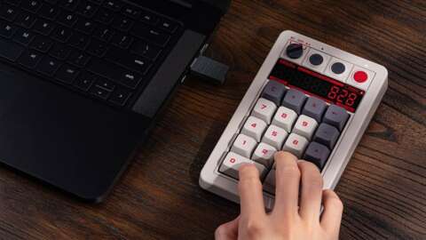 8BitDo, Aynı zamanda Hesap Makinesi Olan Retro Temalı Numpad'i Piyasaya Sürüyor 16 8bitdo ayni zamanda hesap makinesi olan retro temali numpadi piyasaya suruyor 11d8nyKF