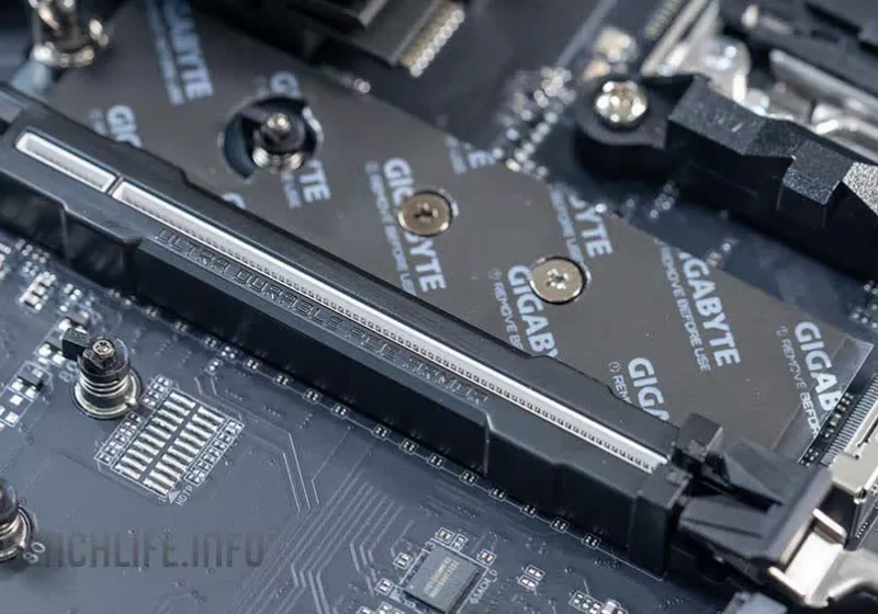 Gigabyte'ın Zen 5 uyumlu anakartı, 128 pound'a kadar olan grafik kartlarını destekler 4 gigabytein zen 5 uyumlu anakarti 128 pounda kadar olan grafik kartlarini destekler V53WKizt