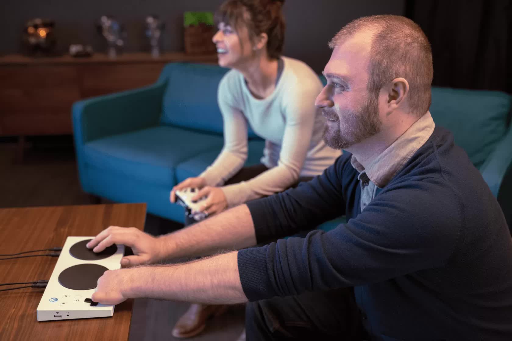 microsoftun proteusu erisilebilirlik icin bir araya getirilen bir xbox denetleyicisidir 1 MXWvq1Ib