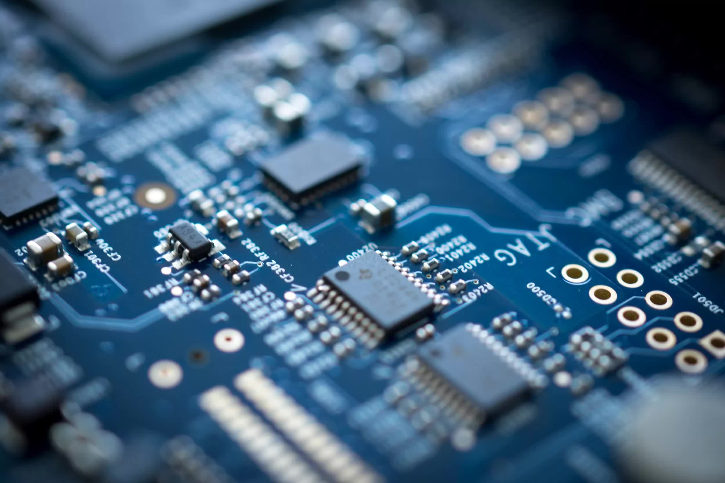 buyuk kapasitor atilimi 170 kat daha yuksek guc yogunluguna sahip mikroelektronigi baslatabilir 0 IyD4RmR2