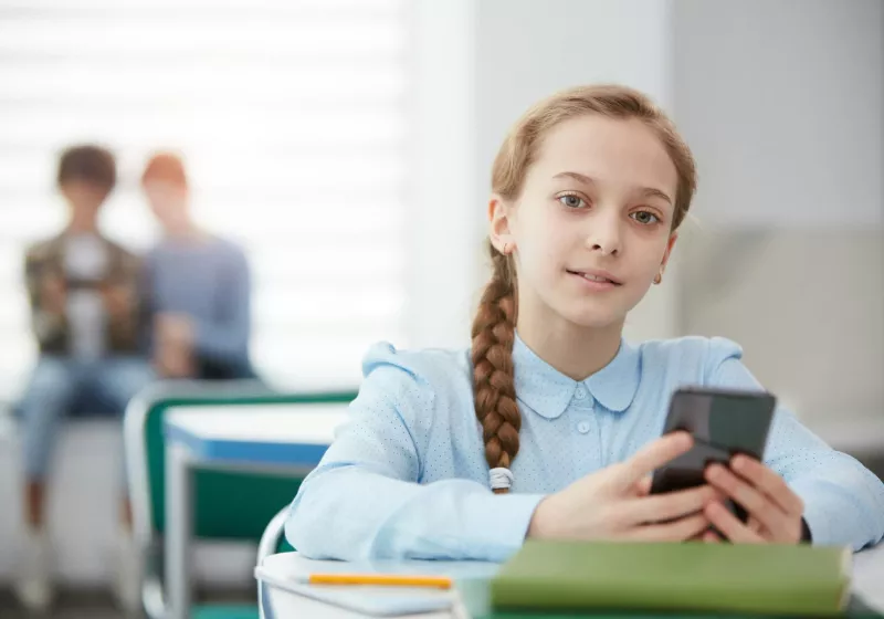 California Valisi okul saatlerinde akıllı telefon kullanımını kısıtlayacak yeni tedbirleri destekliyor 2 california valisi okul saatlerinde akilli telefon kullanimini kisitlayacak yeni tedbirleri destekliyor YIS1u2gX