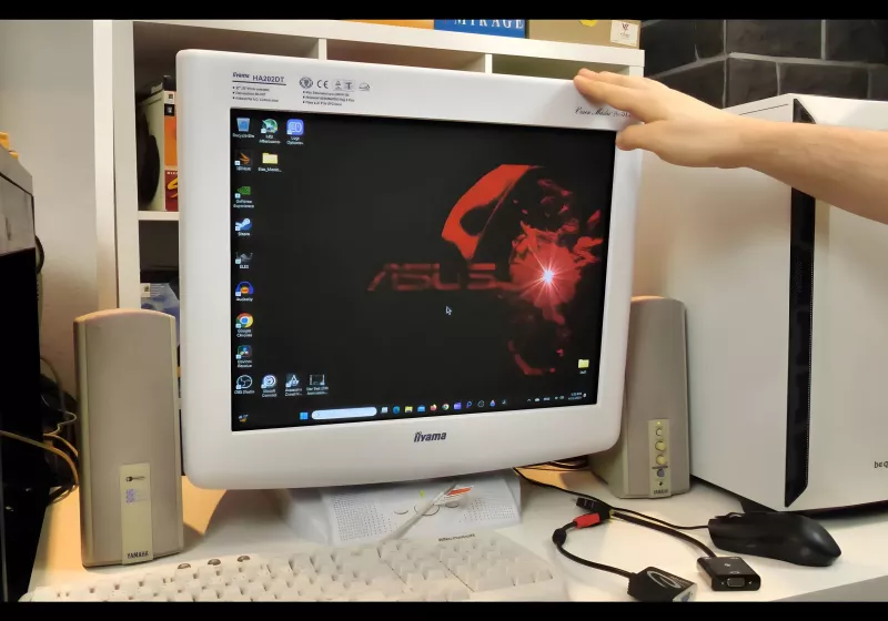 Birisi bu on yıllardır kullanılan IIyama CRT monitörün yenileme hızını 700 Hz'e çıkardı 14 birisi bu on yillardir kullanilan iiyama crt monitorun yenileme hizini 700 hze cikardi QGmaSBS6