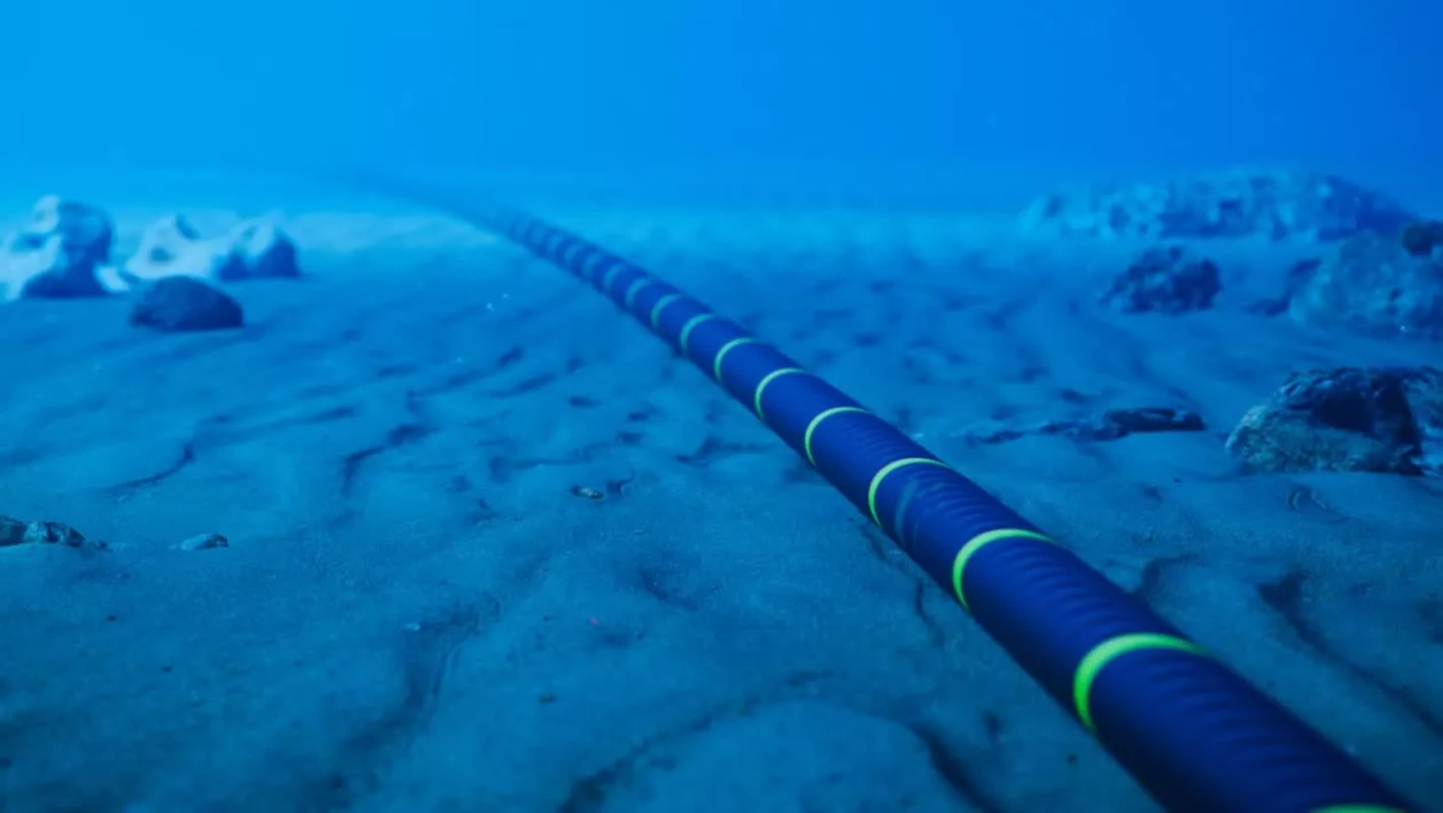 nato deniz alti kablolari kesilirse internetin uydular uzerinden yeniden yonlendirilmesini saglayacak projeyi finanse ediyor qELzdc5r