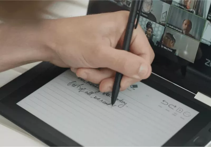 OKPad, renkli IPS panelini ve e-mürekkep ekranını tek bir dönüştürülebilir 2'si 1 arada cihazda birleştiriyor 21 okpad renkli ips panelini ve e murekkep ekranini tek bir donusturulebilir 2si 1 arada cihazda aGKdPA6J