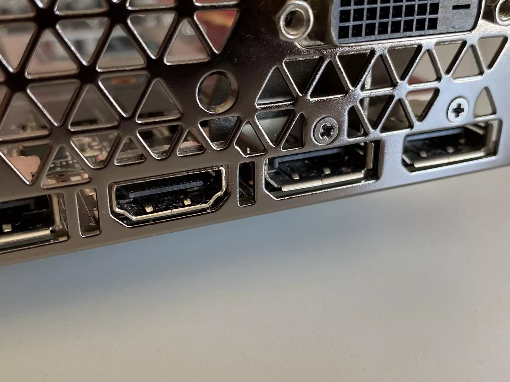 yapay zeka hdmi elektromanyetik radyasyonunu okuyarak ekraninizda ne oldugunu gorebilir 0 PDBPV6iE