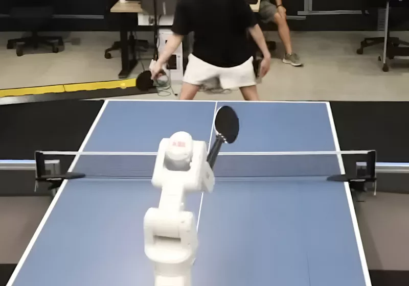 Google'ın DeepMind robotunun insan oyunculara karşı masa tenisi oynamasını izleyin 10 googlein deepmind robotunun insan oyunculara karsi masa tenisi oynamasini izleyin