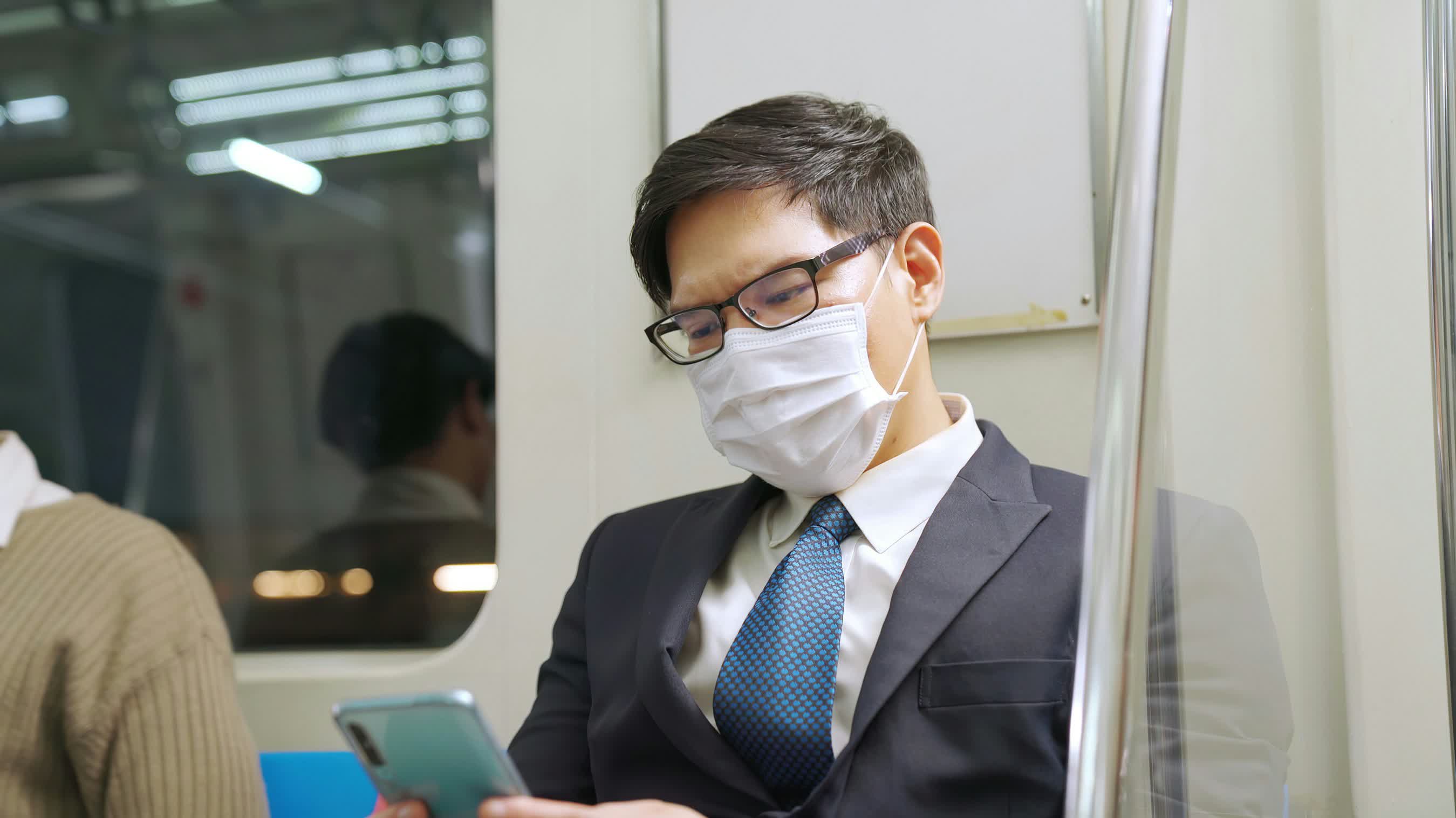 japonya artik tren sikisikligini gazete okumanin ne kadar kolay olduguna gore olcmuyor 1 FvvPvMyg